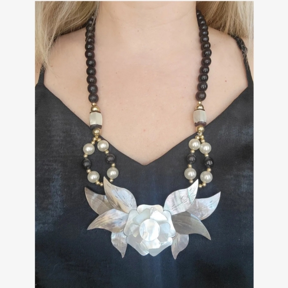 Mother Of Pearl Floral Necklace